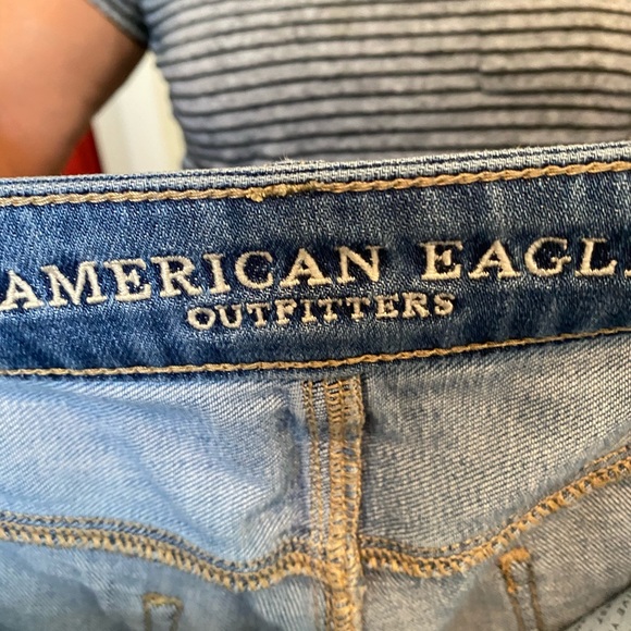 american eagle distressed denim - Picture 3 of 4